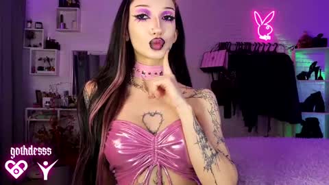    online show from 04-01-26, 02:56