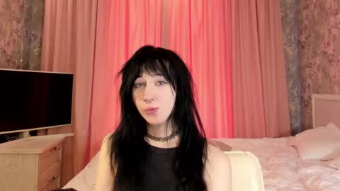 Snapshot of gothlovv chatting on 03-17-26, 09:01 gothlovv online show from 03-17-26, 09:01