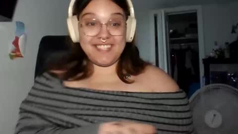 Snapshot of gothshawty101 chatting on 11-29-25, 06:55 Lady Venus online show from 11-29-25, 06:55