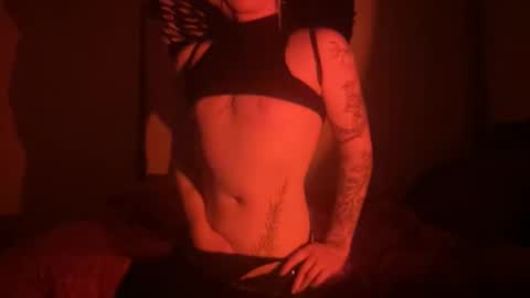 Snapshot of gothtransboy chatting on 11-02-25, 03:31 gothtransboy online show from 11-02-25, 03:31