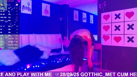 Meredith Alessandra online show from 09-29-25, 04:50