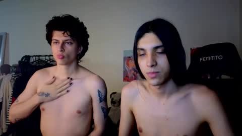 Snapshot of gowther__ chatting on 10-25-25, 10:37 angelito tu novio online show from 10-25-25, 10:37