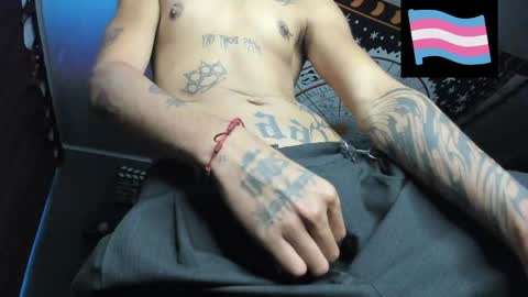Snapshot of gowtherrrr_ chatting on 04-22-26, 10:55 Manolo modelo independiente online show from 04-22-26, 10:55