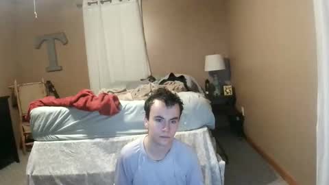Snapshot of gr96334 chatting on 04-21-26, 03:35 T online show from 04-21-26, 03:35
