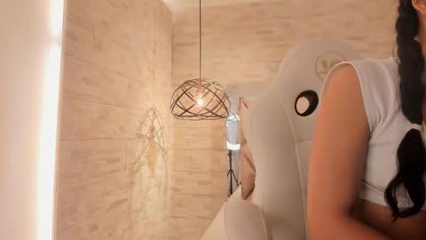 Snapshot of grace_daviss chatting on 03-25-26, 10:43 GRACE online show from 03-25-26, 10:43