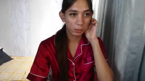 Snapshot of grace_for_youuu chatting on 02-17-26, 07:38 HoneyGrace online show from 02-17-26, 07:38