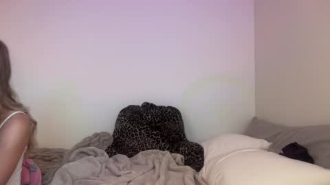 graceyrose online show from 09-29-25, 03:50