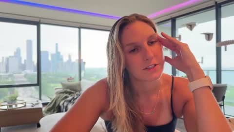 Snapshot of graciemae_baexx chatting on 06-17-26, 05:14 Gracie Mae online show from 06-17-26, 05:14