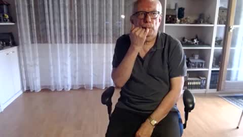 Snapshot of grandpach chatting on 04-11-26, 12:31 grandpach online show from 04-11-26, 12:31