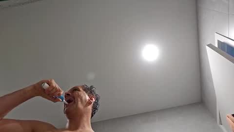 Snapshot of grattitude chatting on 11-12-25, 09:03 grattitude online show from 11-12-25, 09:03