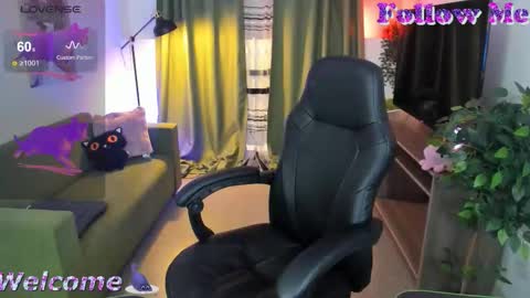 GrayceWild online show from 10-13-25, 05:29