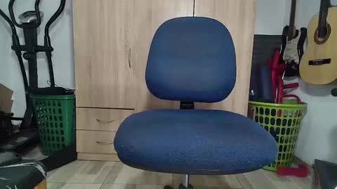 Snapshot of grayrosty chatting on 10-22-25, 01:55 grayrosty online show from 10-22-25, 01:55