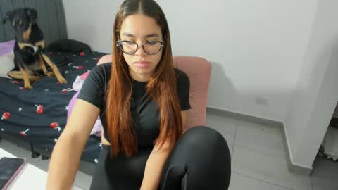 GreciaRuiz online show from 11-15-25, 07:21
