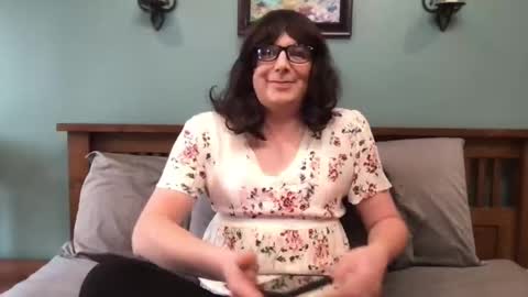 Snapshot of greedychin chatting on 02-03-25, 03:38 Also Khloe online show from 02-03-25, 03:38