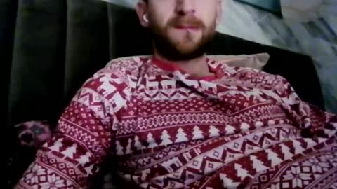 Snapshot of greendiamon chatting on 12-24-24, 11:44 greendiamon online show from 12-24-24, 11:44