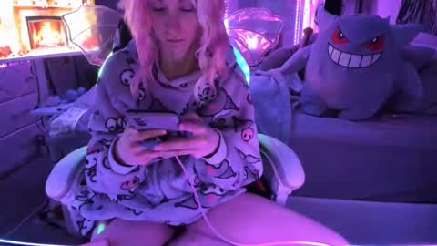 Snapshot of greeneyedlovexo chatting on 02-14-26, 06:54 GreenEyedLovexo online show from 02-14-26, 06:54