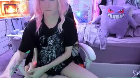 Snapshot of greeneyedlovexo chatting on 02-19-26, 11:45 GreenEyedLovexo online show from 02-19-26, 11:45