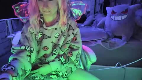 Snapshot of greeneyedlovexo chatting on 03-03-26, 07:03 GreenEyedLovexo online show from 03-03-26, 07:03