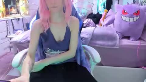 Snapshot of greeneyedlovexo chatting on 03-04-26, 07:20 GreenEyedLovexo online show from 03-04-26, 07:20