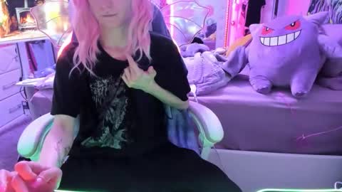 Snapshot of greeneyedlovexo chatting on 03-19-26, 02:04 GreenEyedLovexo online show from 03-19-26, 02:04