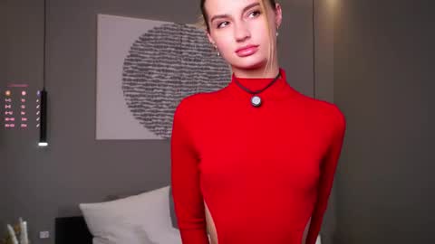 Kelly online show from 11-11-25, 01:44