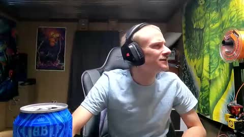 Snapshot of greenlungs8195 chatting on 11-08-25, 11:32 Greenlungs8195 online show from 11-08-25, 11:32