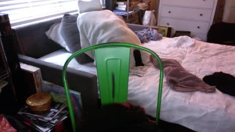 Snapshot of greenpolarbear chatting on 10-01-25, 04:13 K online show from 10-01-25, 04:13