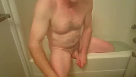 Snapshot of greenrooster1 chatting on 09-21-25, 08:27 greenrooster1 online show from 09-21-25, 08:27