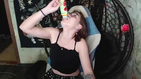 Lina online show from 05-15-26, 11:39