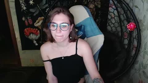 Lina online show from 05-17-26, 11:17