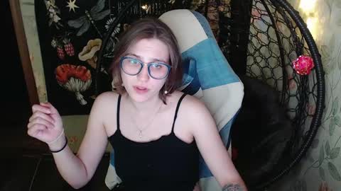 Lina online show from 05-18-26, 06:25