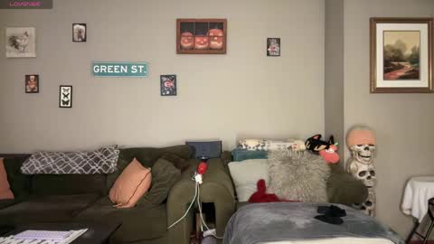 Snapshot of greenxxxqueen chatting on 04-19-26, 03:28 SexQueen Nikki online show from 04-19-26, 03:28