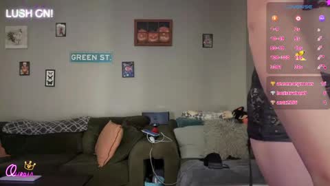 Snapshot of greenxxxqueen chatting on 04-20-26, 02:47 SexQueen Nikki online show from 04-20-26, 02:47
