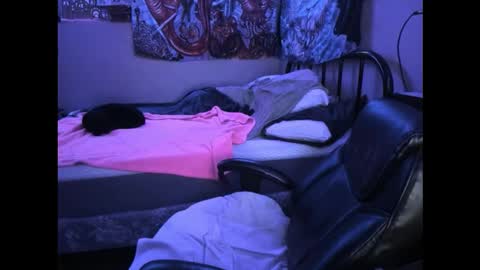 Hoezers online show from 03-29-26, 06:24