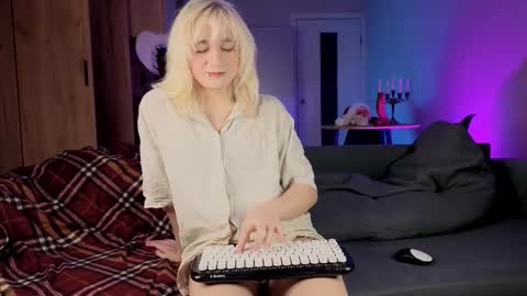 Greg-independent model online show from 12-13-25, 10:04