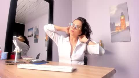 Snapshot of greta_borbon chatting on 07-06-26, 03:03 Greta online show from 07-06-26, 03:03