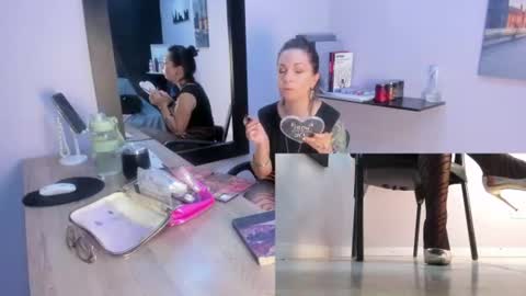 Snapshot of greta_borbon chatting on 07-13-26, 01:25 Greta online show from 07-13-26, 01:25