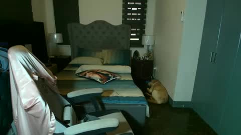 Snapshot of greta_v chatting on 10-05-25, 02:21 greta_v online show from 10-05-25, 02:21