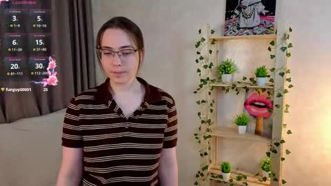 Snapshot of gretalinelle chatting on 05-26-26, 06:04 Cutie Ellie online show from 05-26-26, 06:04