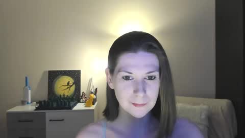 Snapshot of gretamiln chatting on 01-31-25, 12:28 Greta online show from 01-31-25, 12:28