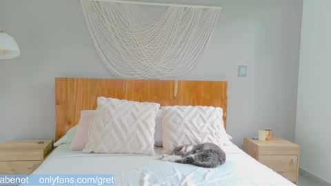 Snapshot of grettabenett_ chatting on 02-20-26, 09:37 Gretta online show from 02-20-26, 09:37