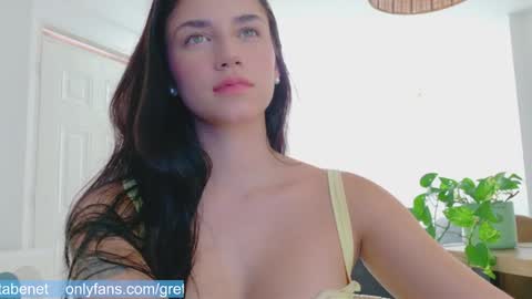 Snapshot of grettabenett_ chatting on 03-25-26, 07:53 Gretta online show from 03-25-26, 07:53