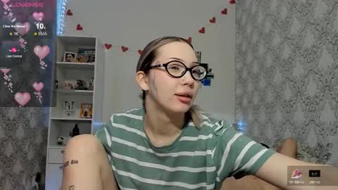 Snapshot of gretty_love chatting on 10-28-25, 09:46 gretty love online show from 10-28-25, 09:46