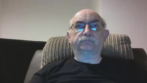 Snapshot of grey_dom chatting on 10-13-25, 09:20 Master Sir online show from 10-13-25, 09:20