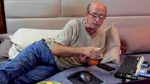 Grey.  If viewing your cam I am more likely to stay if you show your face. online show from 02-19-25, 12:35