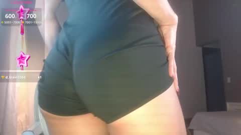 Snapshot of greyslopez chatting on 02-13-25, 10:43 Greyslopez online show from 02-13-25, 10:43