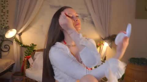 Gwen online show from 12-22-25, 08:22