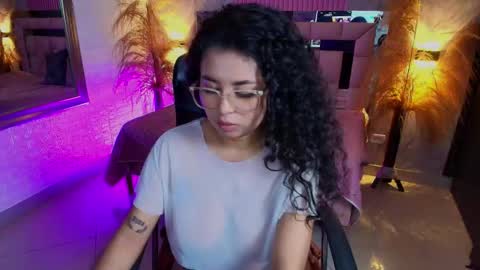 Snapshot of griselle_rousse chatting on 02-25-26, 12:09 online show from 02-25-26, 12:09