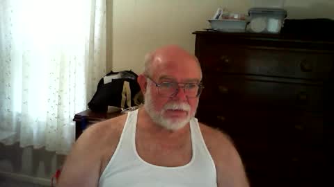 Gary online show from 05-06-26, 01:49