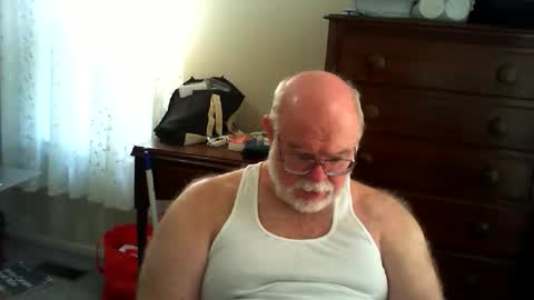 Gary online show from 05-08-26, 01:38